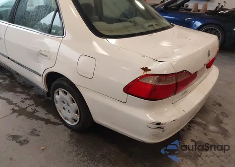 1998 Honda Accord Lx из США, поврежденный, VIN 1HGCG5644WA251849